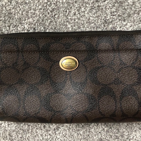Coach wristlet/wallet - Picture 2 of 3